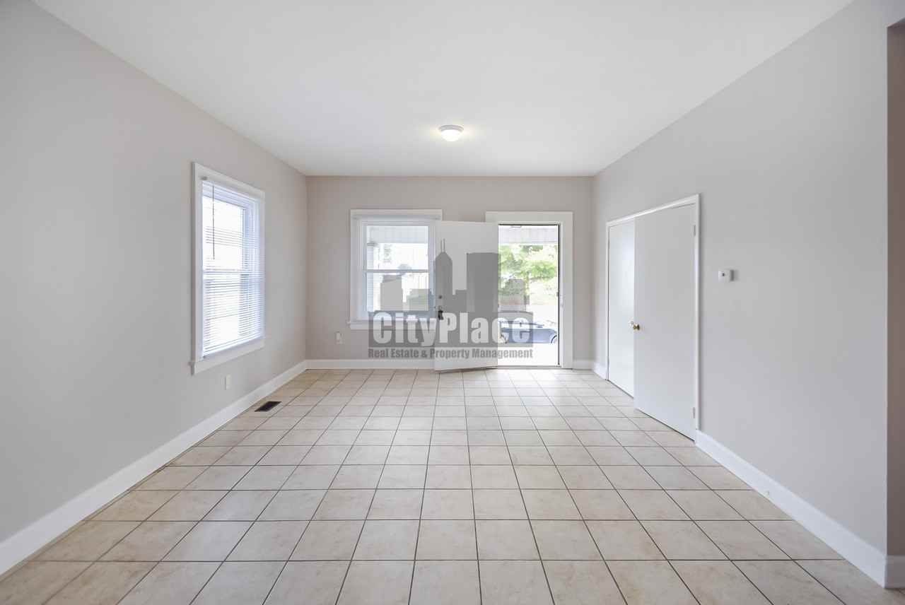 1602 Spruce St - Photo 7 of 20