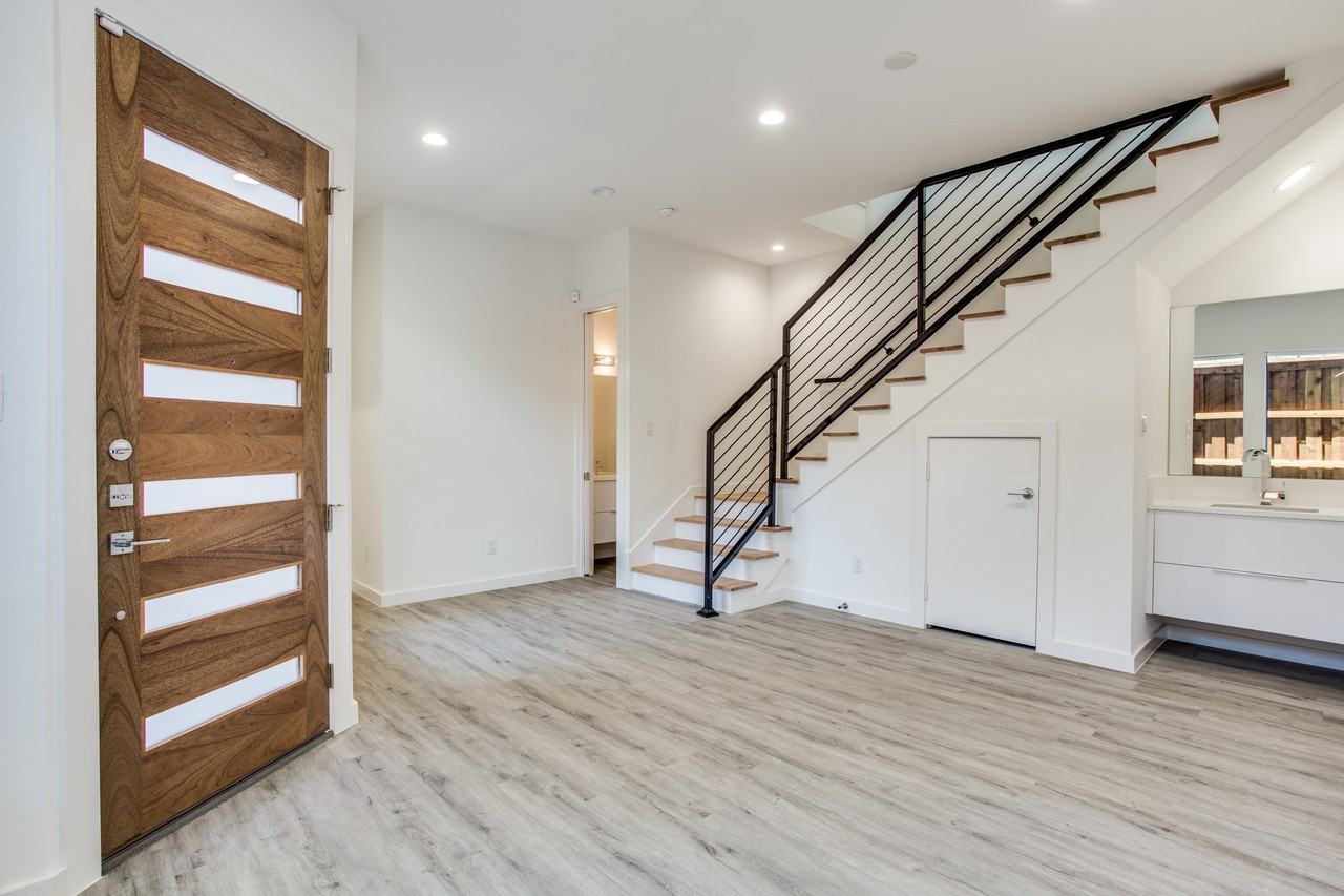 2333 Hondo Ave - Photo 3 of 12