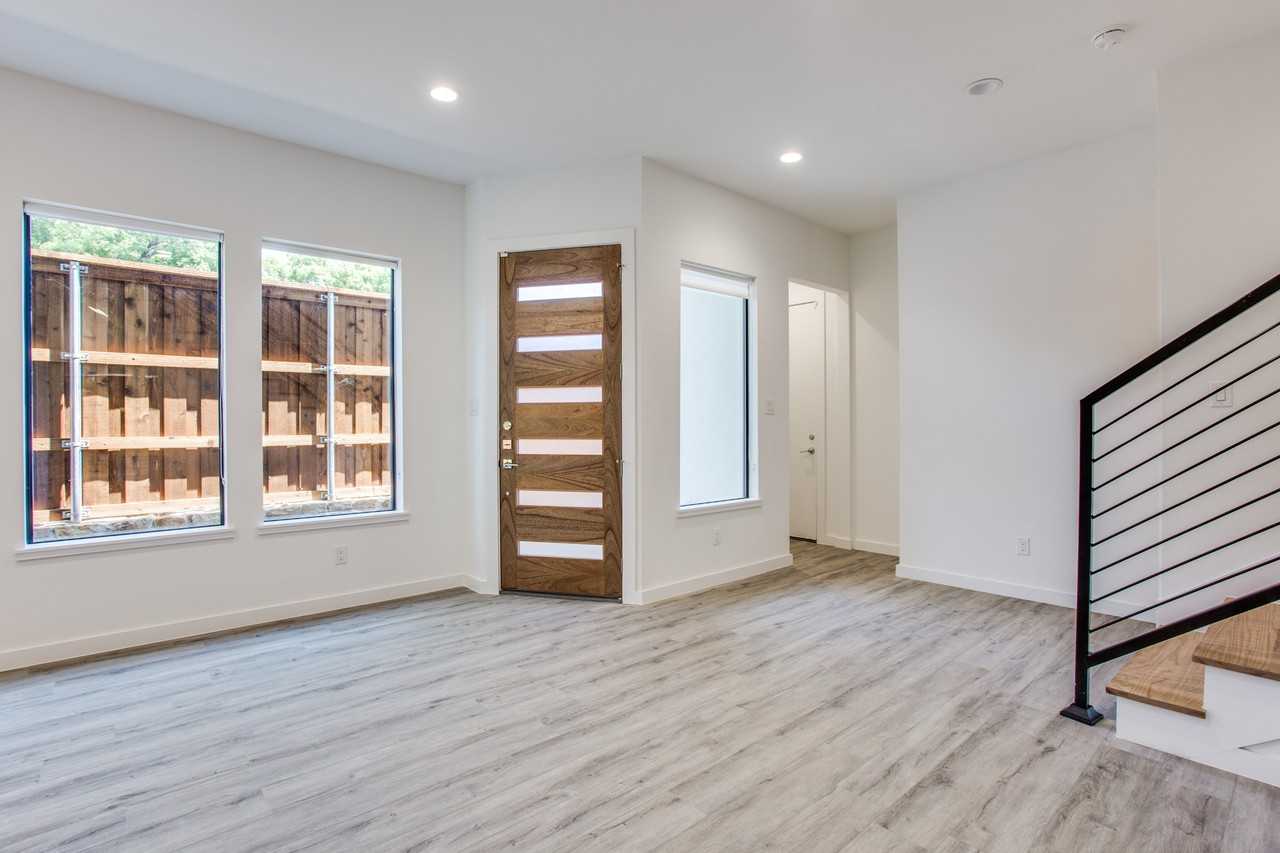 2333 Hondo Ave - Photo 4 of 12