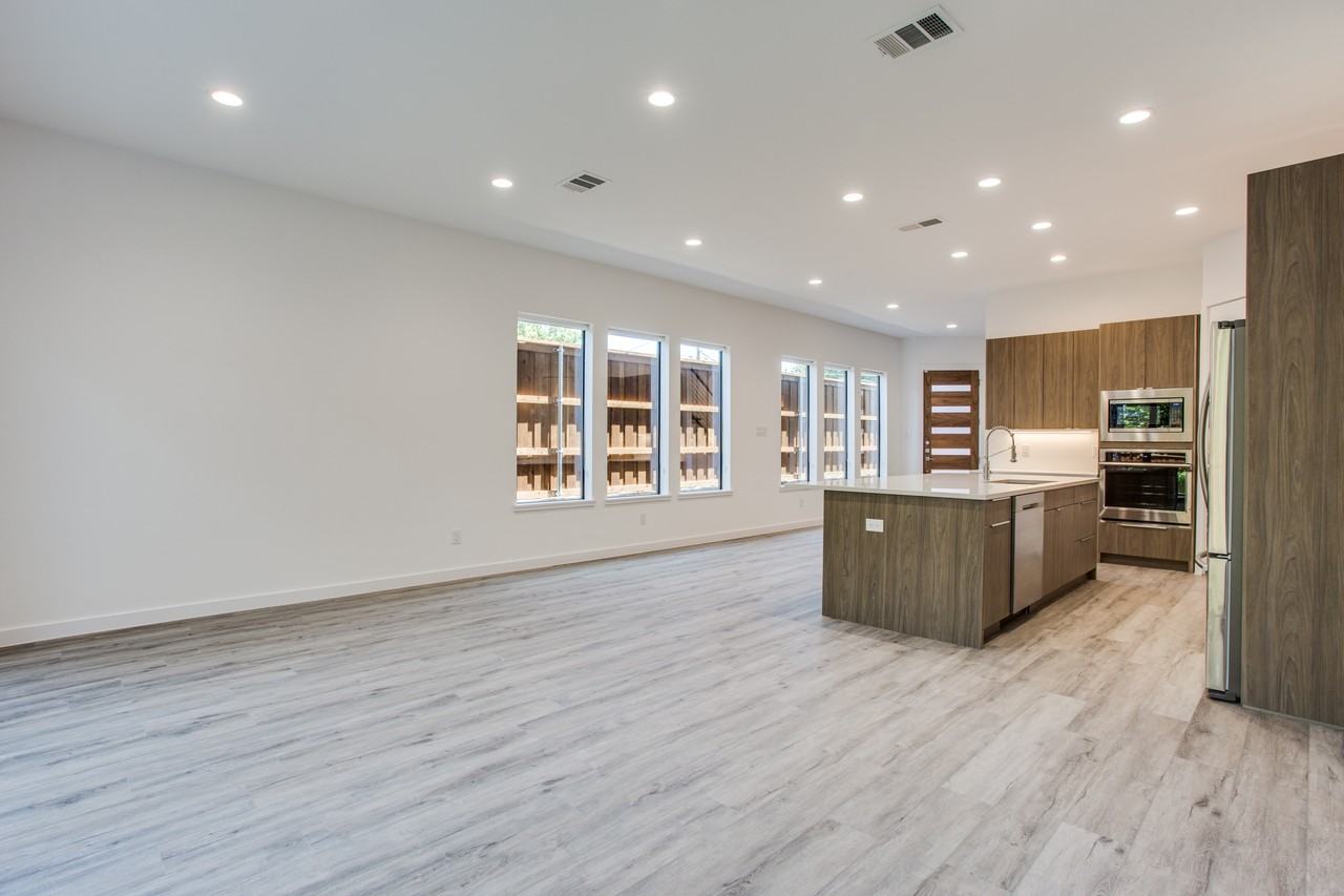 2333 Hondo Ave - Photo 6 of 12