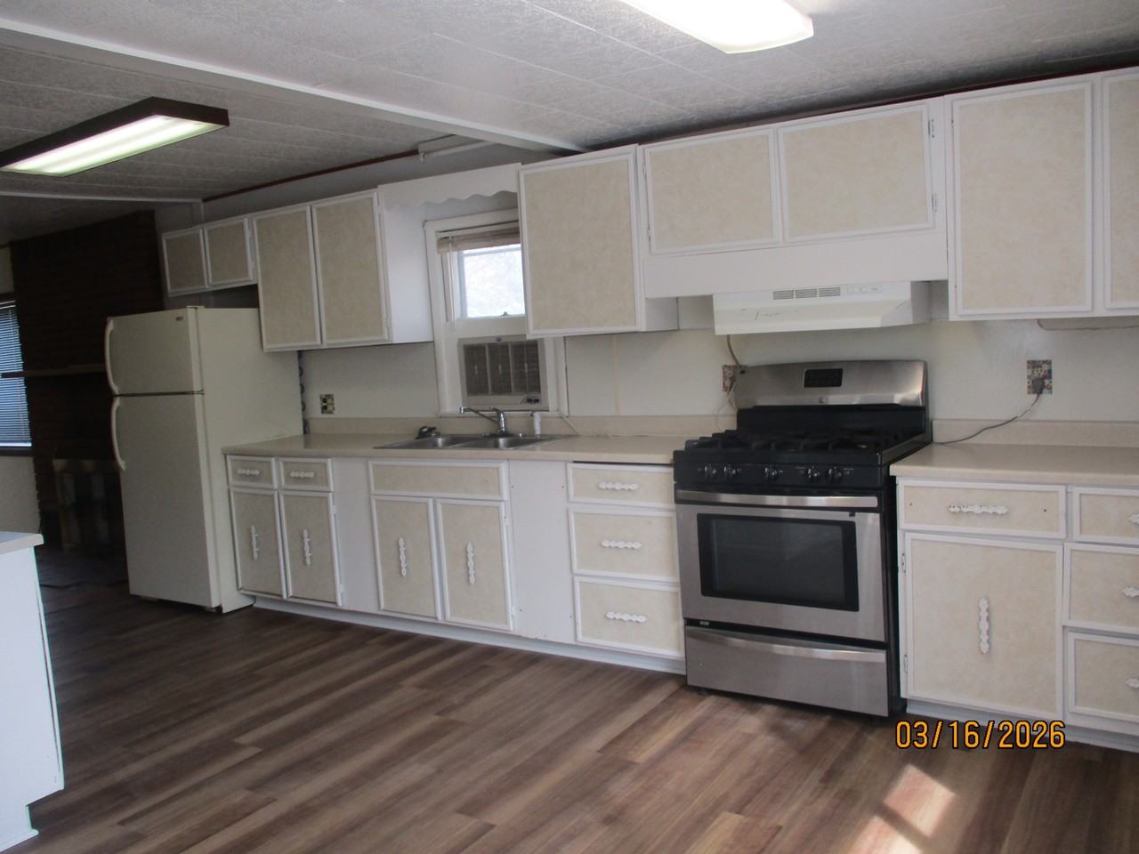 912 Grand Ave - Photo 5 of 14