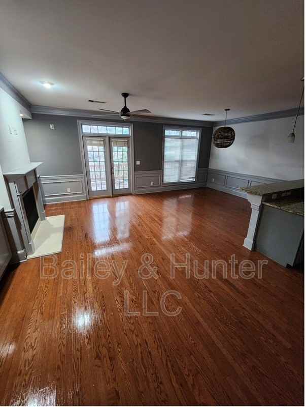 3365 Regent Pl Sw - Photo 2 of 10