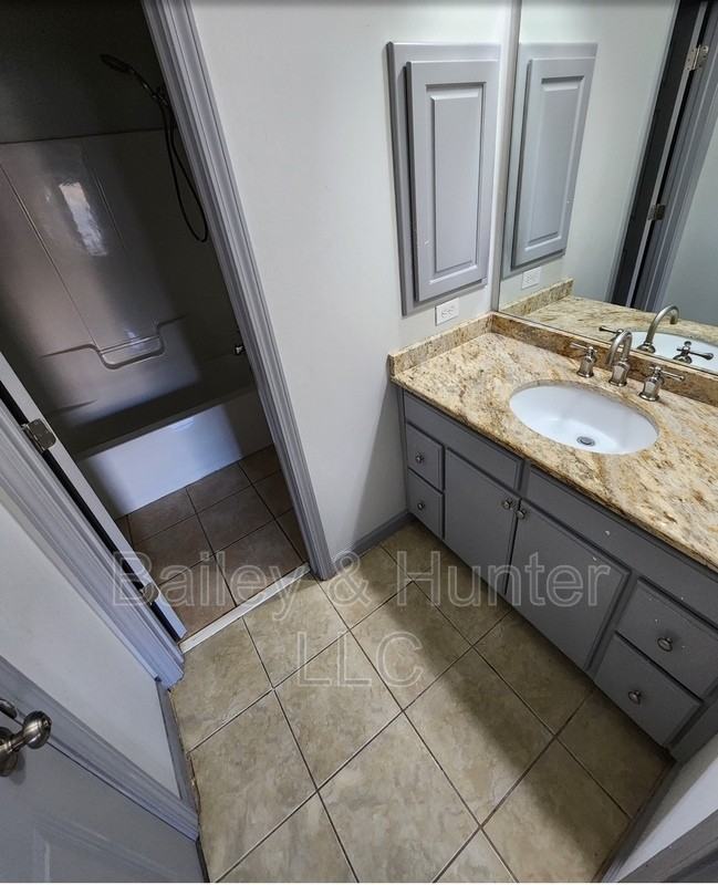 3365 Regent Pl Sw - Photo 7 of 10