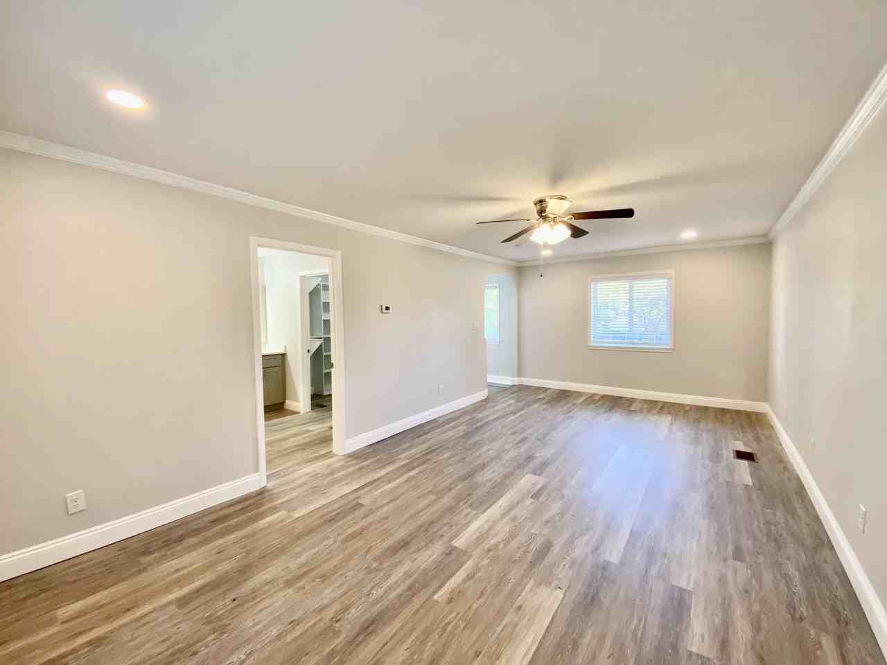 402 Fairpoint Dr - Photo 7 of 22