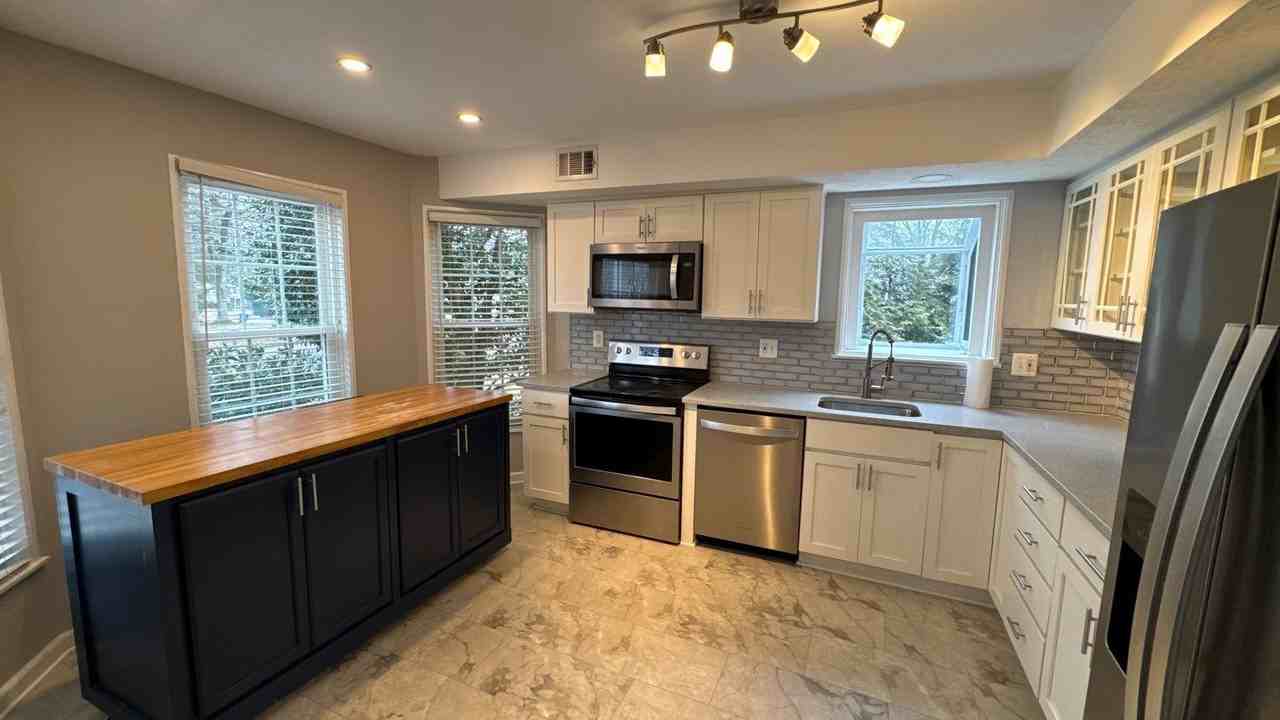 7225 Steamerbell Row - Photo 3 of 29