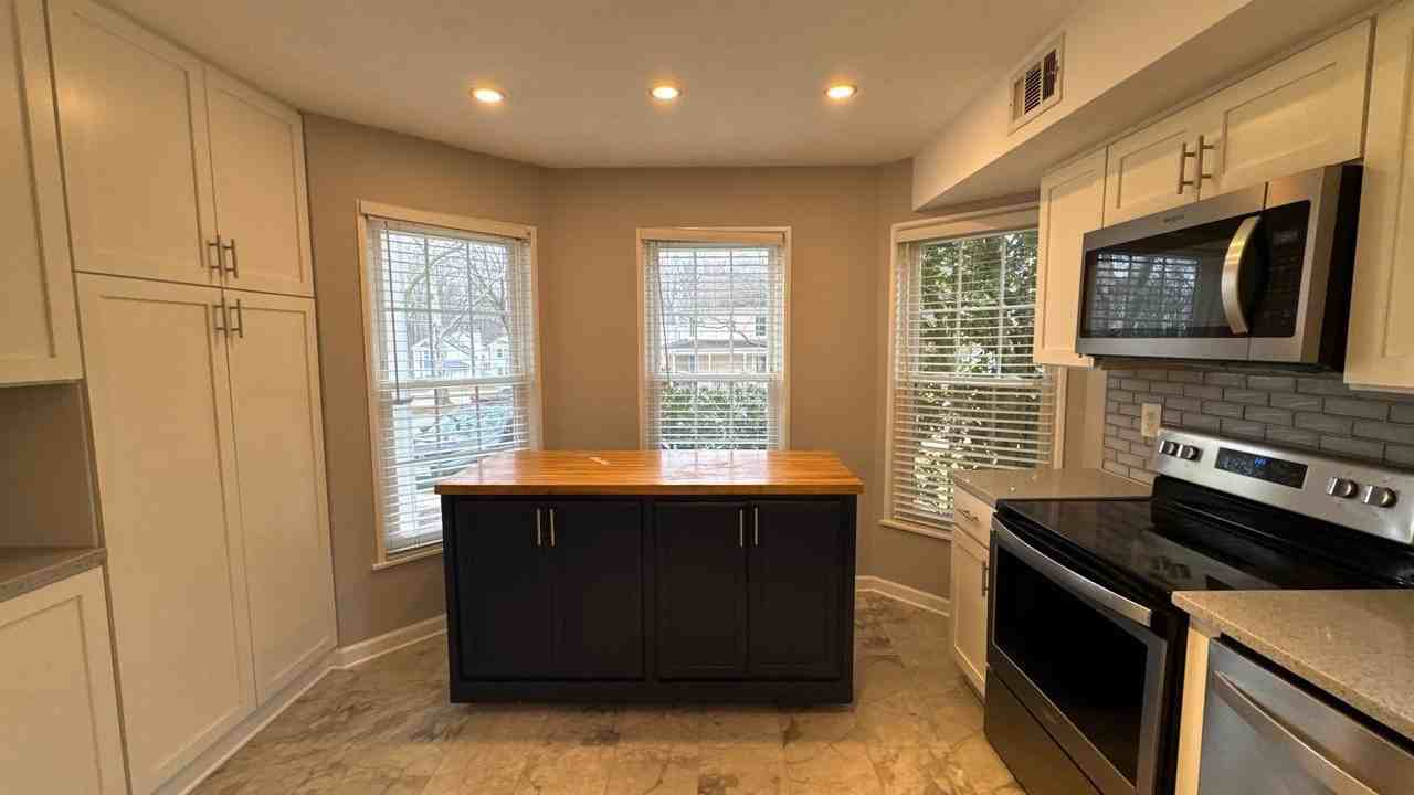 7225 Steamerbell Row - Photo 4 of 29