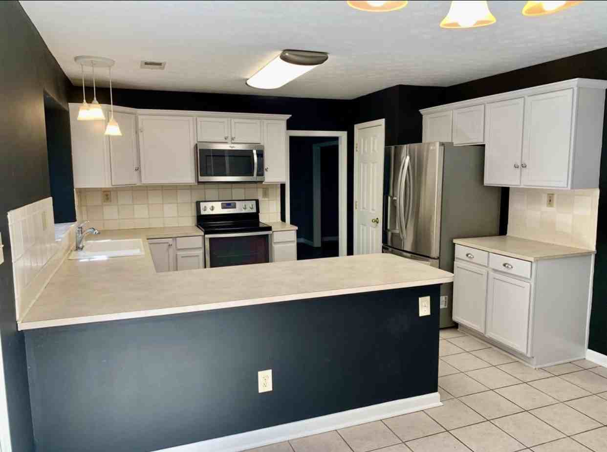 520 Green Valley Dr #1 - Photo 2 of 17