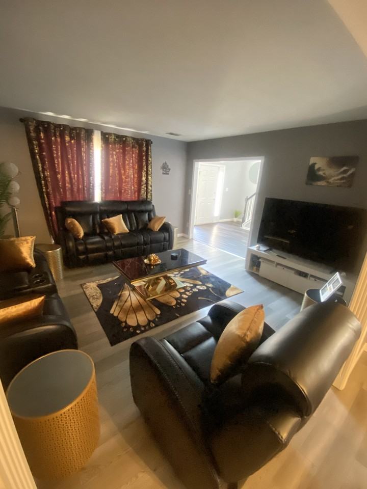 520 Green Valley Dr #1 - Photo 5 of 17