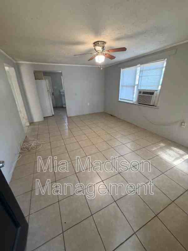 1017 Wexler St - Photo 2 of 8
