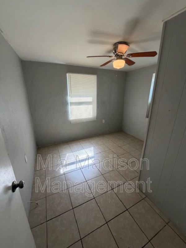 1017 Wexler St - Photo 5 of 8