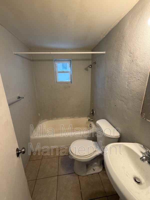 1017 Wexler St - Photo 6 of 8