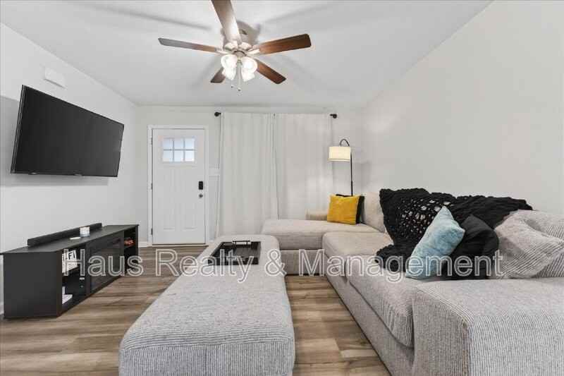 409 Hillside Dr - Photo 6 of 25