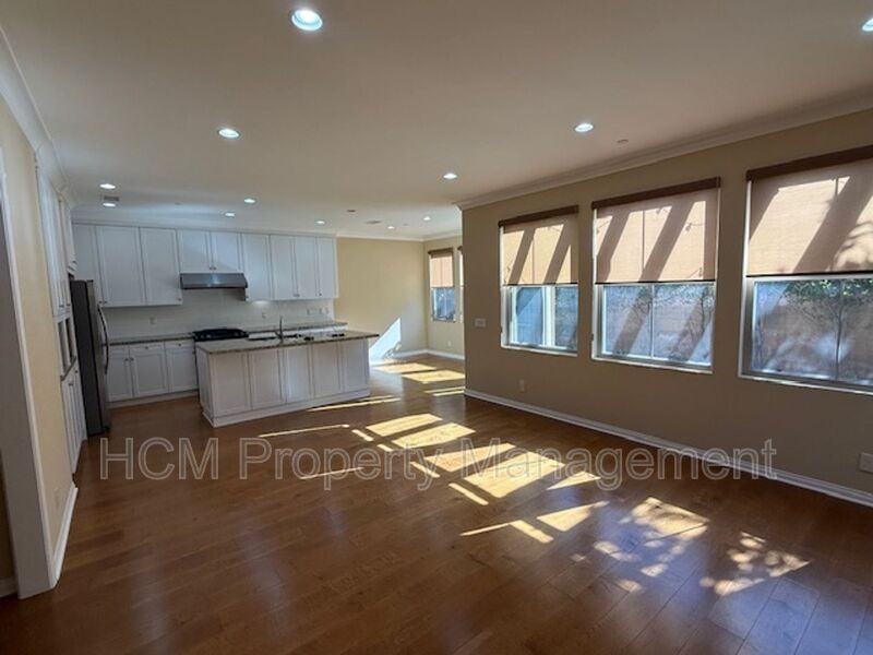 105 Gemstone - Photo 4 of 31