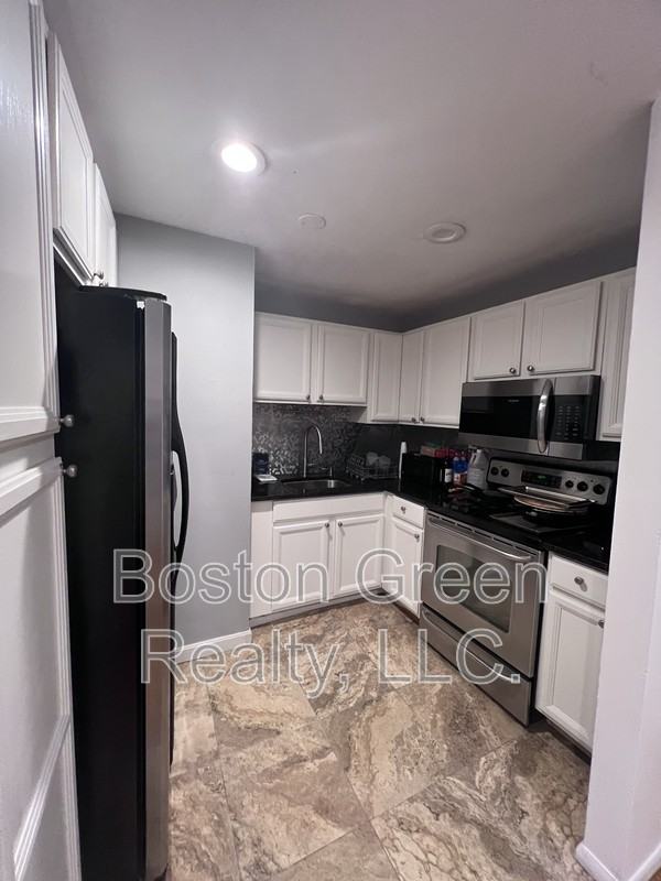 50 Seymour St #8UNIT8 - Photo 2 of 10