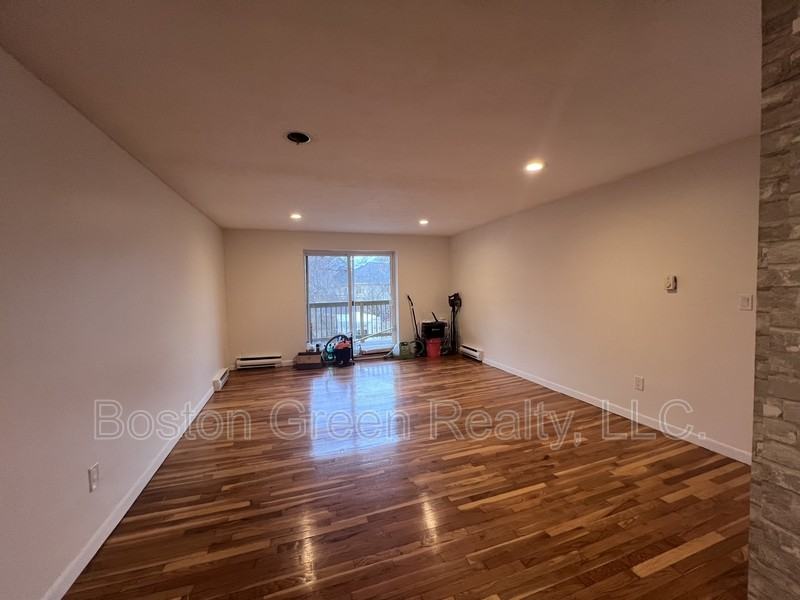 50 Seymour St #8UNIT8 - Photo 4 of 10