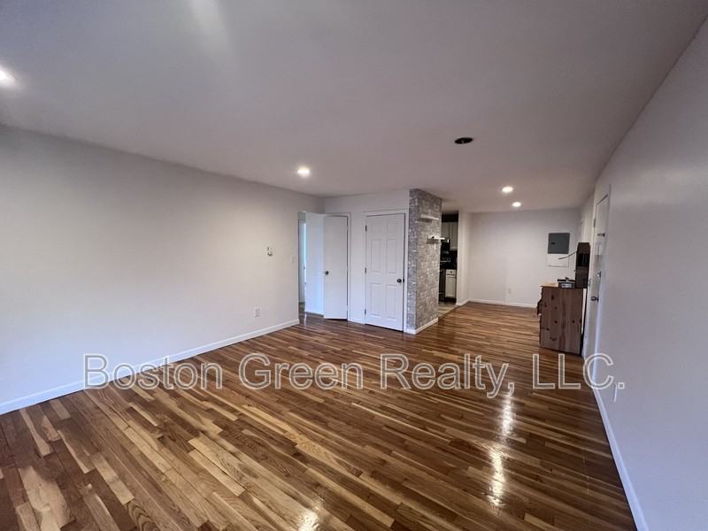 50 Seymour St #8UNIT8 - Photo 5 of 10