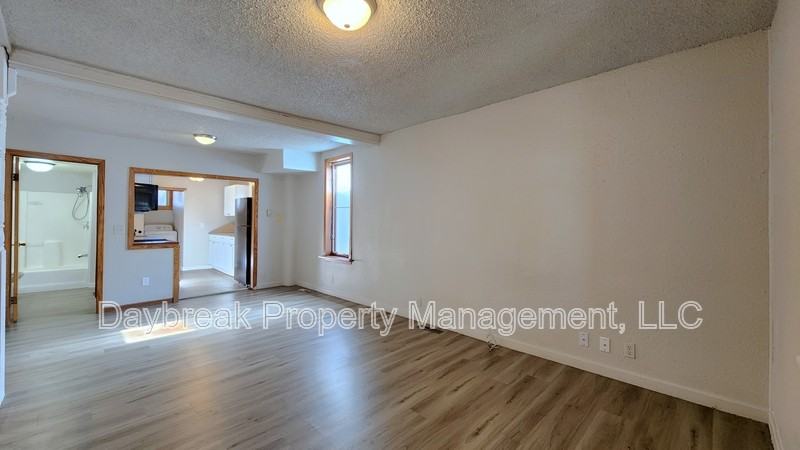 1005 12th St N - Photo 3 of 31