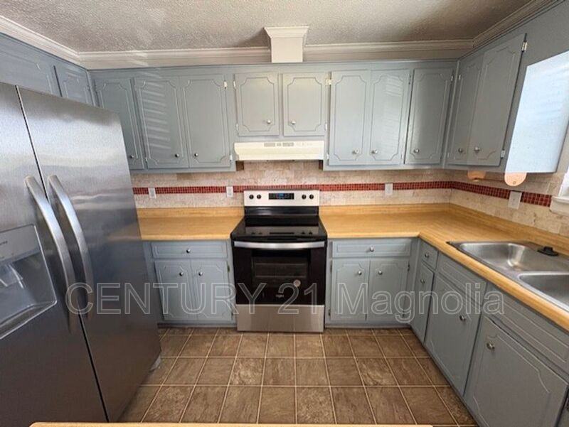 3909 Almon Dr - Photo 4 of 18