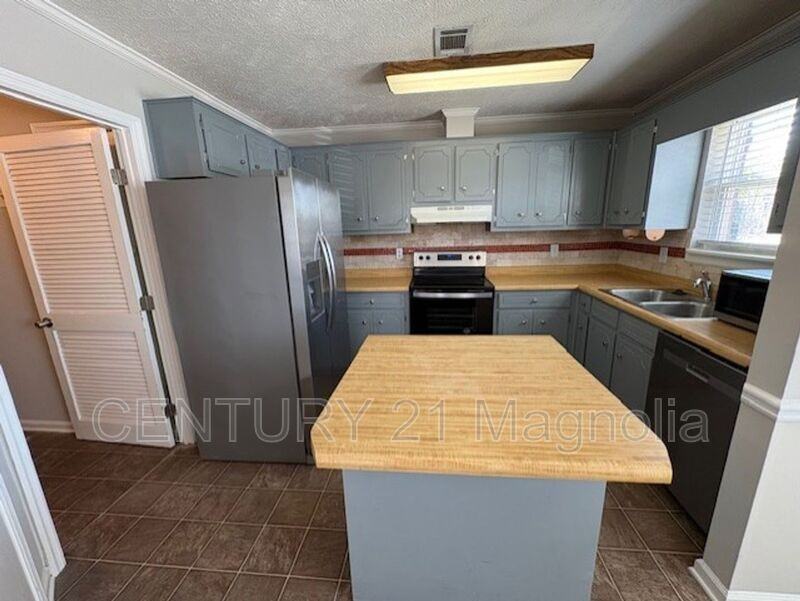 3909 Almon Dr - Photo 5 of 18