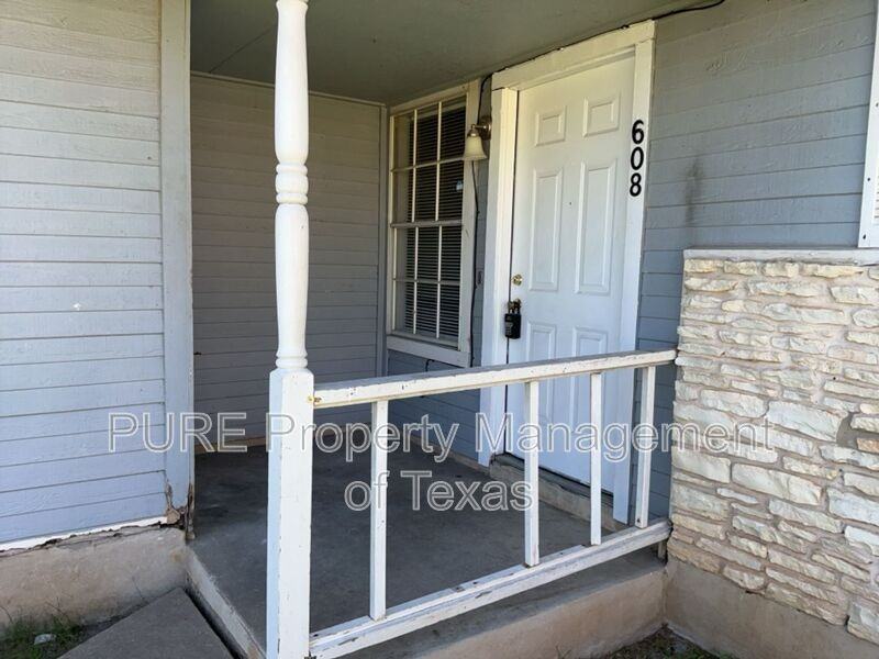 608 Greenlawn Blvd - Photo 4 of 27