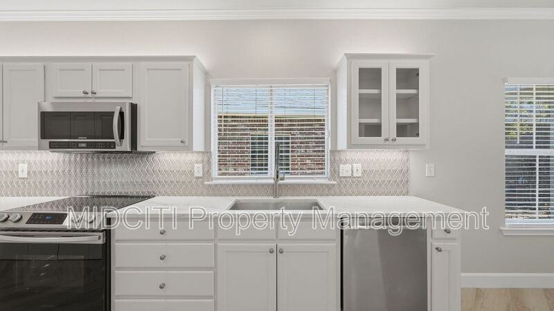 1623 Hanz Dr - Photo 6 of 36