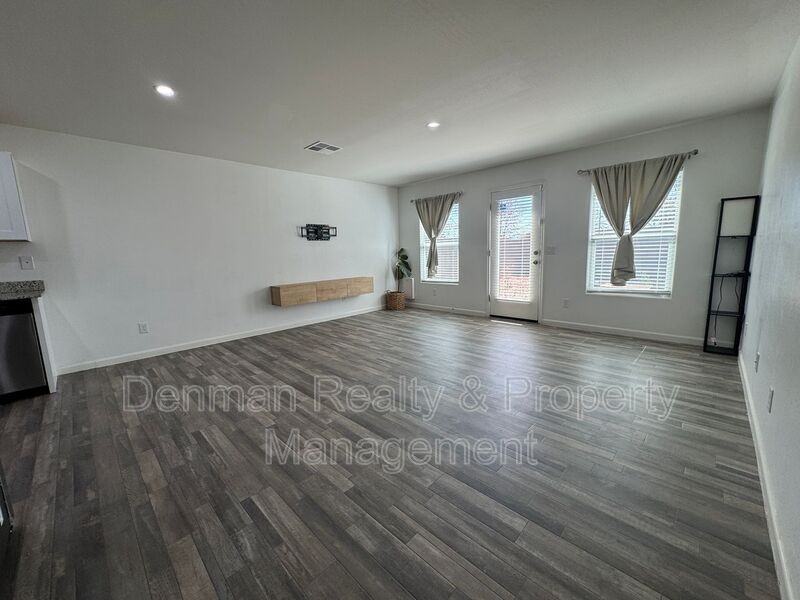 227 W Douglas Ave - Photo 2 of 14