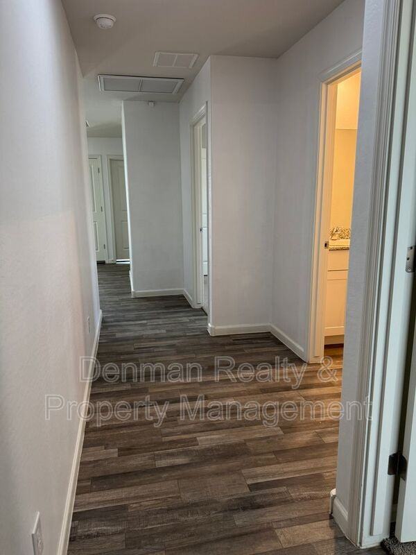 227 W Douglas Ave - Photo 5 of 14