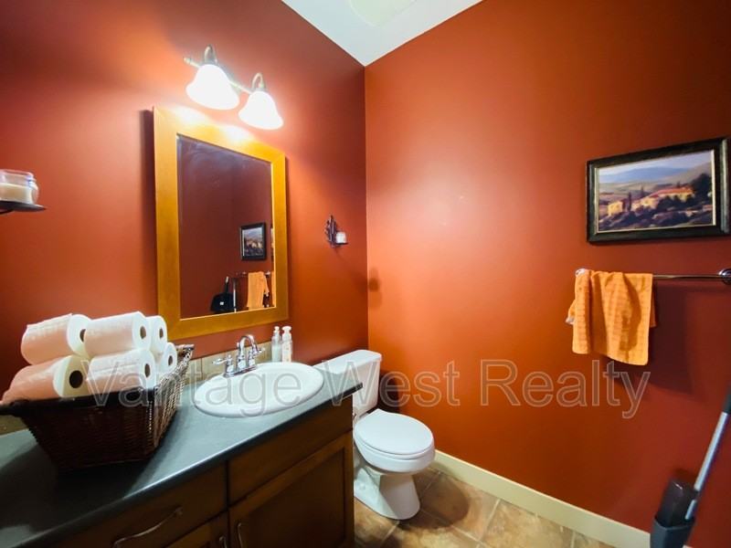 1795 Country Club Dr #109 - Photo 7 of 17