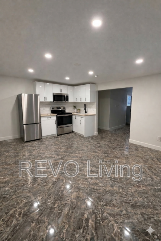 7800 Lundy'S Lane - Photo 6 of 9