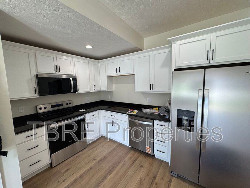 9607 County Road #2 - Photo 4 of 22