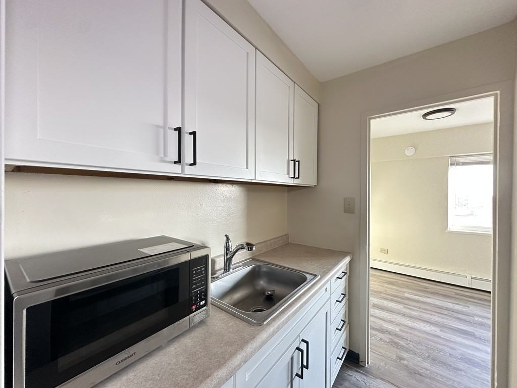 1400 400 Chicago Ave. #D208 - Photo 5 of 20