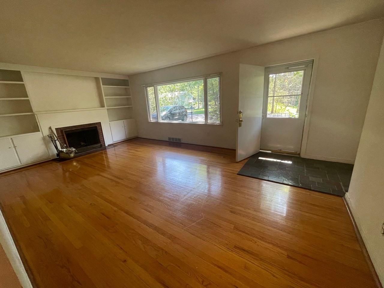 112 Kay St - Photo 3 of 13