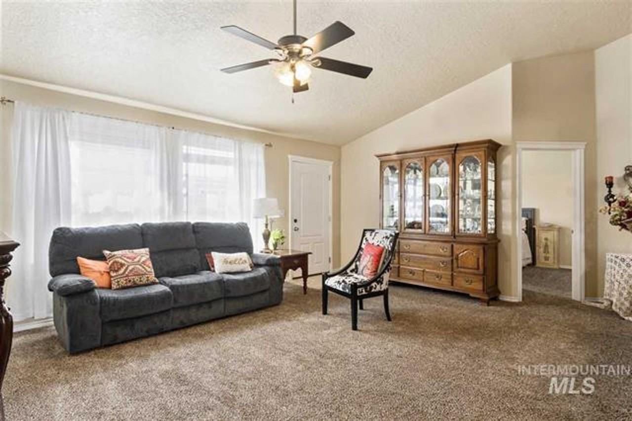 18159 Spicebush Ave - Photo 3 of 11