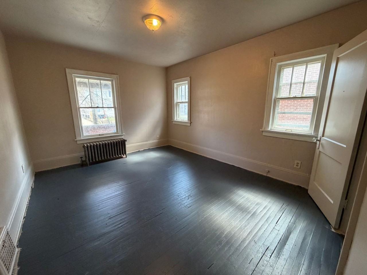 868 Aberdeen St - Photo 2 of 8