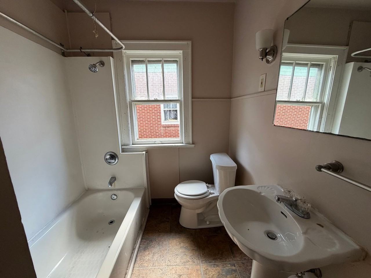 868 Aberdeen St - Photo 7 of 8