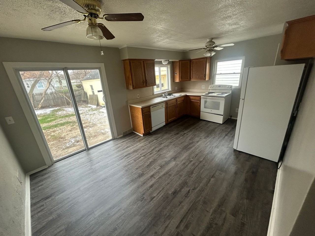 3308 Blackstone Dr - Photo 5 of 12