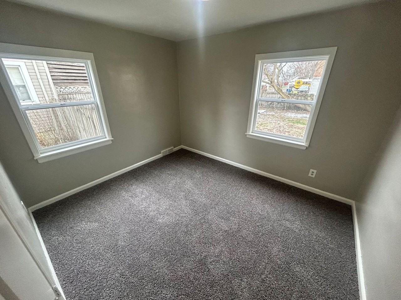 3308 Blackstone Dr - Photo 7 of 12