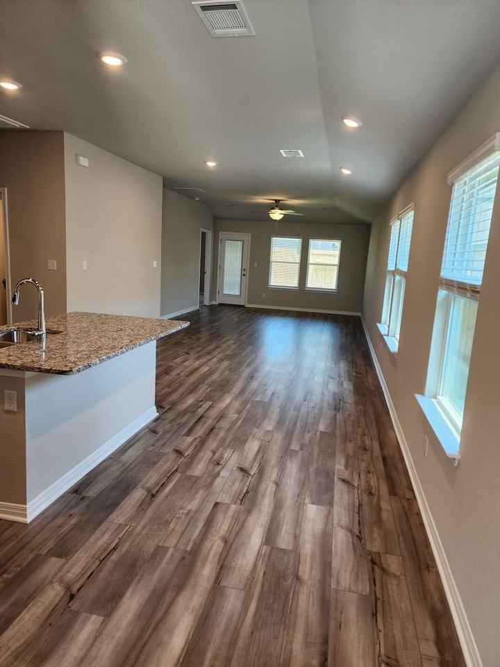 623 Sun Grove Trl - Photo 6 of 23