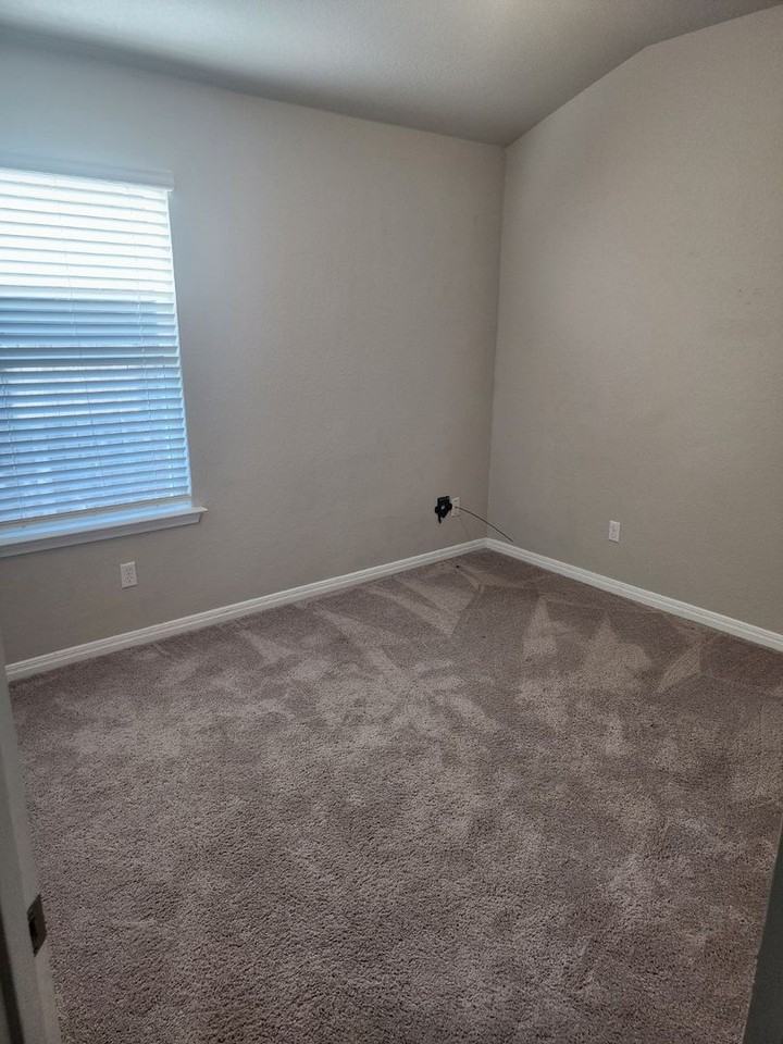 623 Sun Grove Trl - Photo 7 of 23