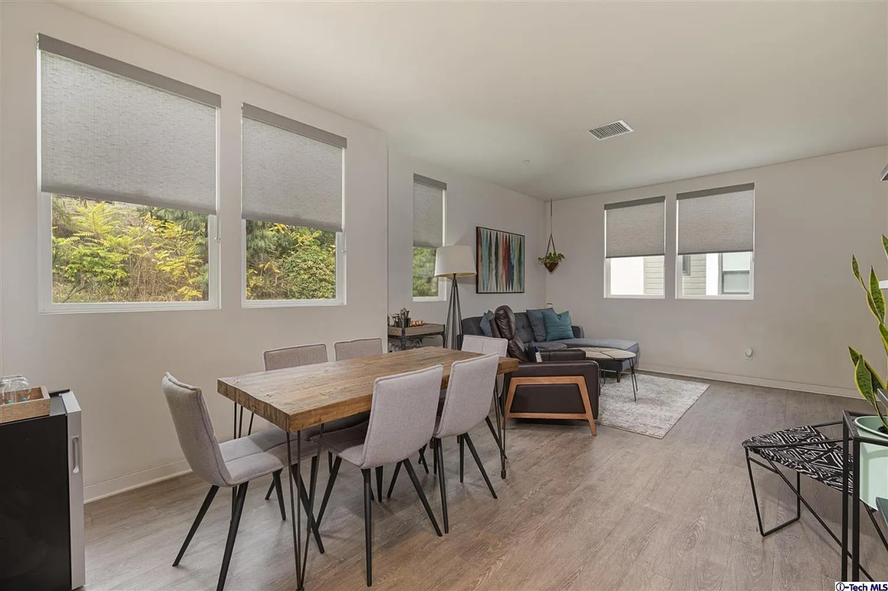 3941 Eagle Rock Blvd - Photo 3 of 18