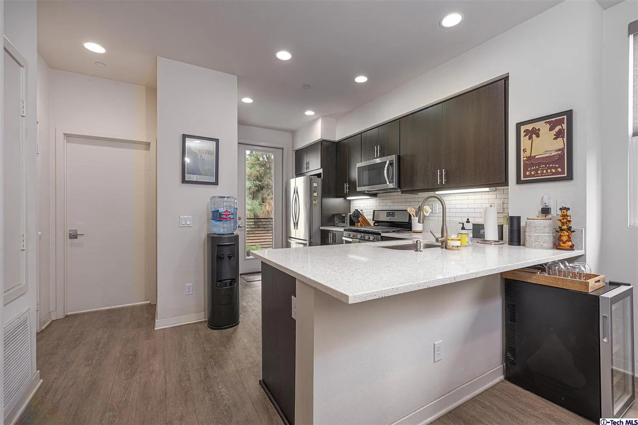 3941 Eagle Rock Blvd - Photo 6 of 18