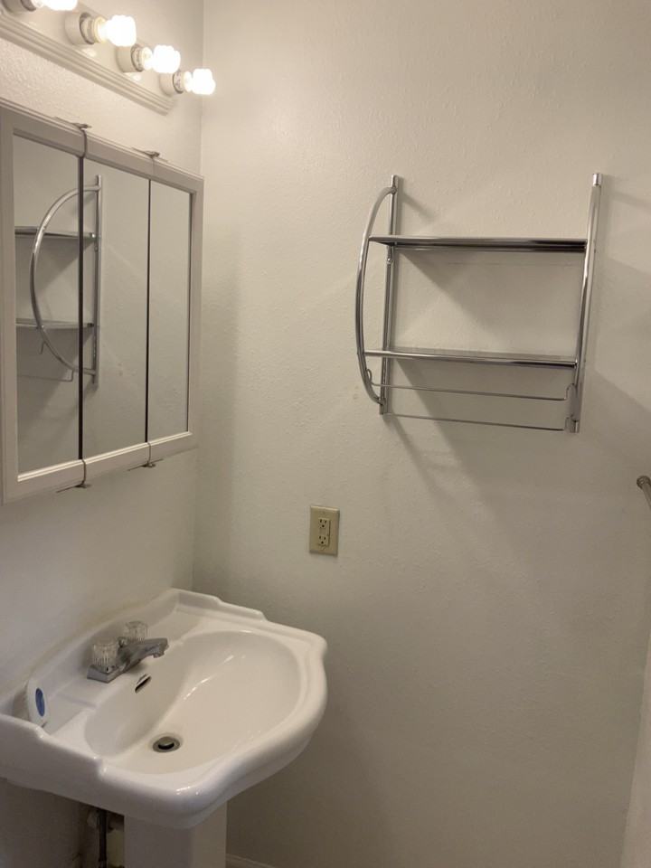 164 Golden Meadow Dr #1 - Photo 4 of 17