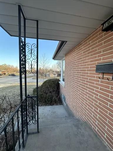 1382 Leighton Rd - Photo 3 of 30