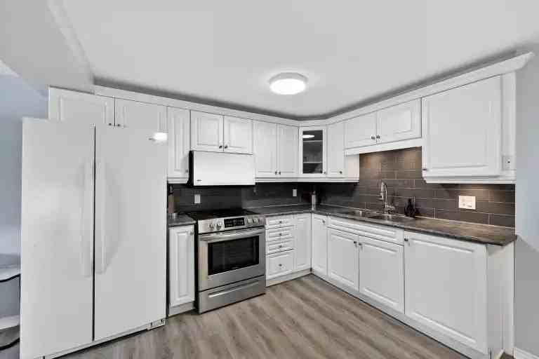 45 Assiniboine Dr #1 - Photo 4 of 25