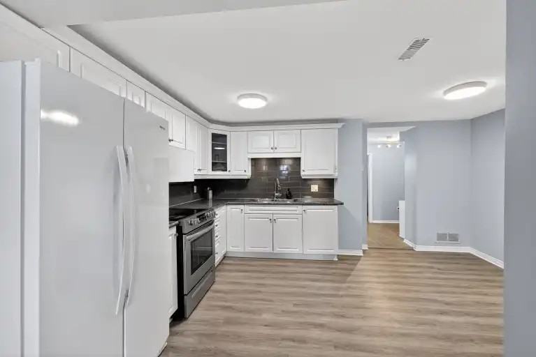 45 Assiniboine Dr #1 - Photo 6 of 25