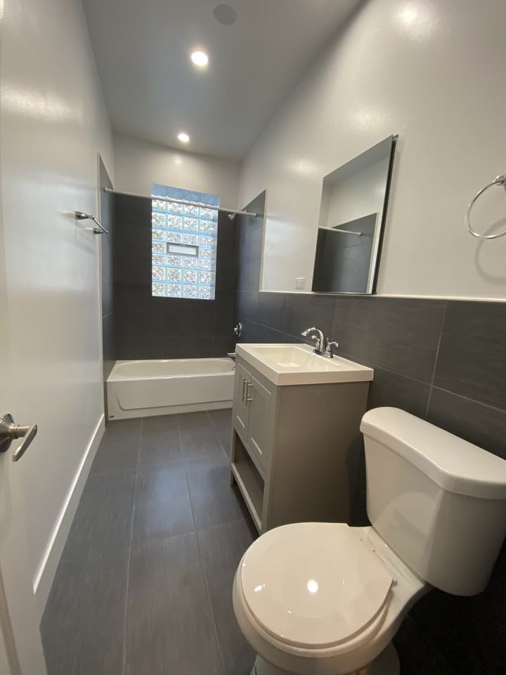 5164 W Montrose Ave #B - Photo 7 of 12