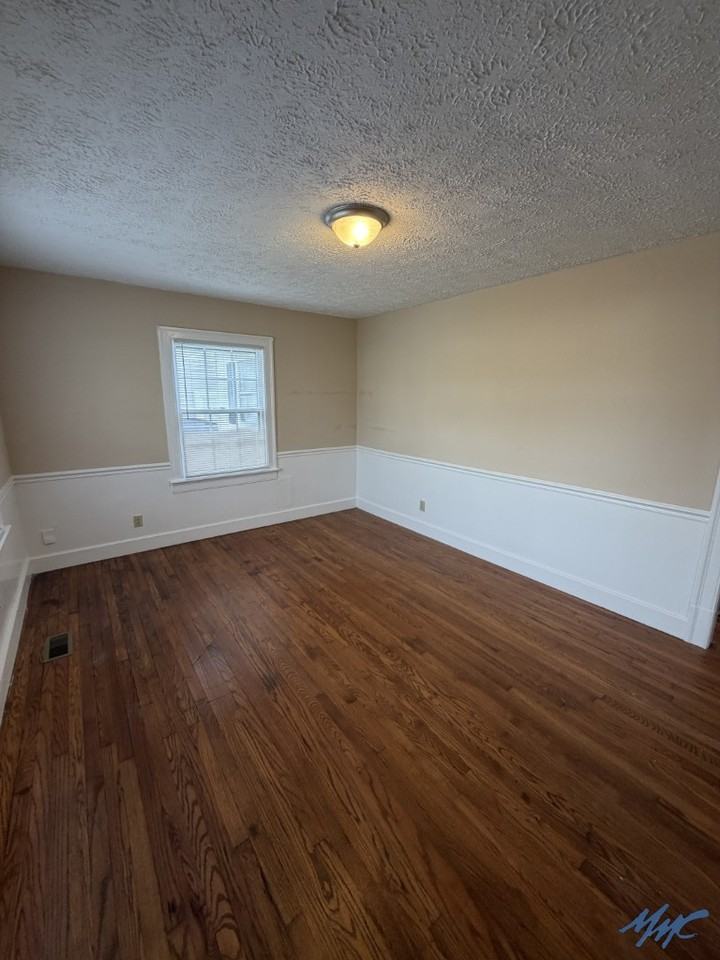 1002 Leaf Ave - Photo 2 of 13