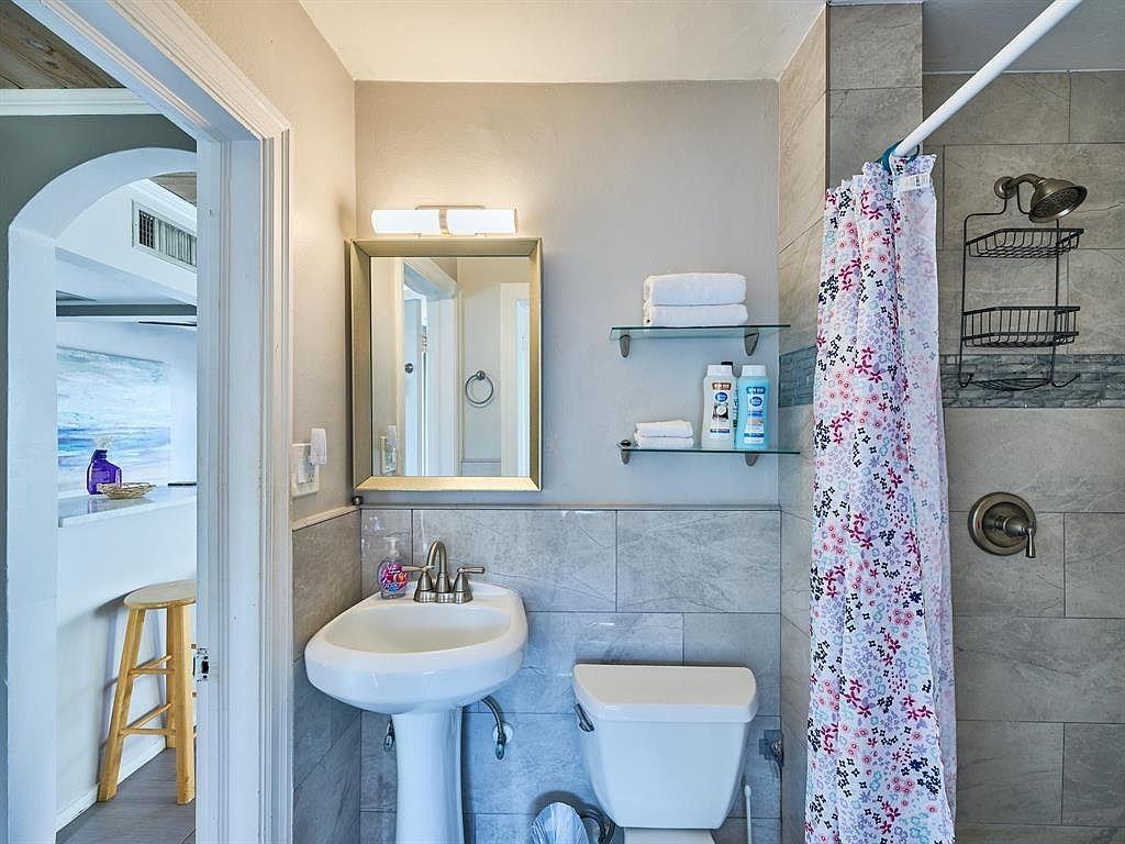 1214 E Atlantic Ave #E1 - Photo 7 of 19