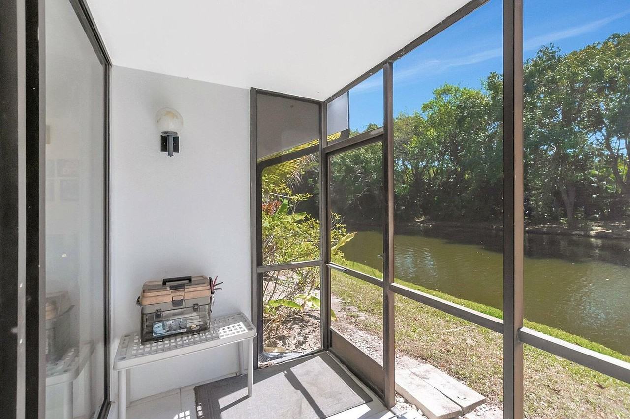 3705 Bridgewood Dr - Photo 4 of 34