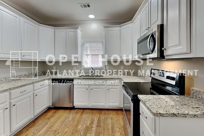 2272 Camden Dr Sw - Photo 6 of 28